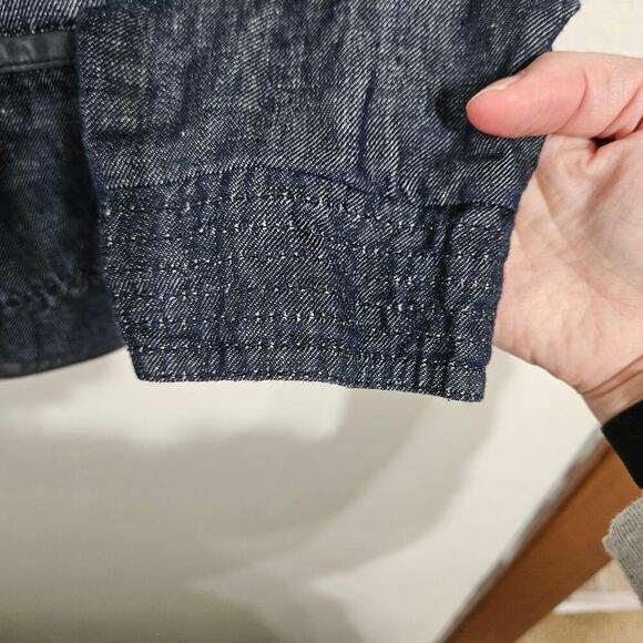 Armani Collezioni Women’s Dark Blue Denim Style Button Up Blazer. Size 8 - Picture 4 of 5